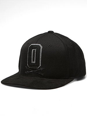 Omit Leagues Hat Black Adj.