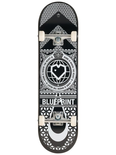 Blueprint Home Heart Black/White Complete 8.5 x 32