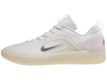 Nike SB Nyjah 4 Shoes\White/Black-White